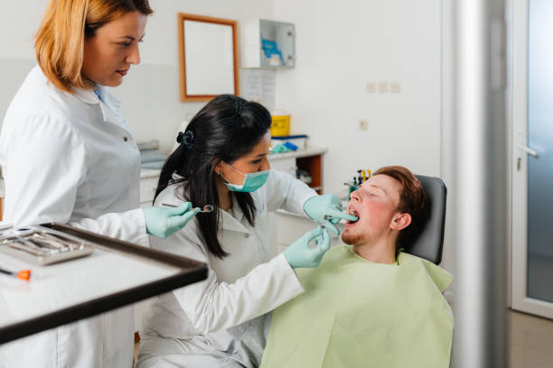 Best Emergency Dental Extractions in Ojus, FL